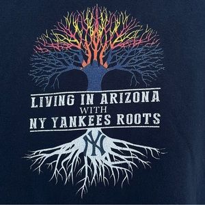 Living in Arizona with NY Yankees Roots Graphic Tee M